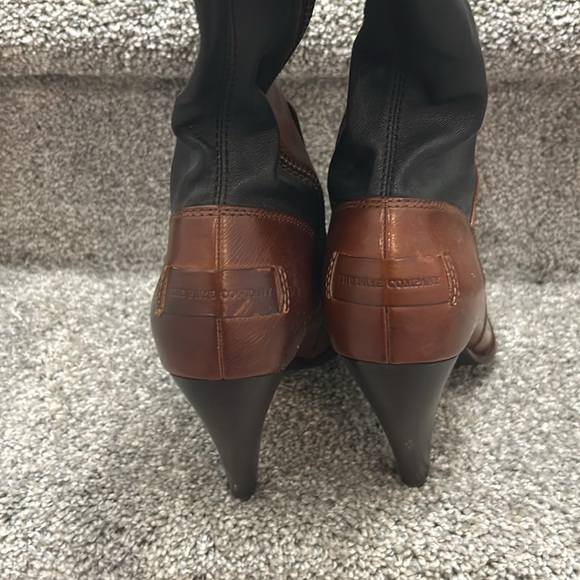 Never worn Frye knee high boots - Picture 4 of 8